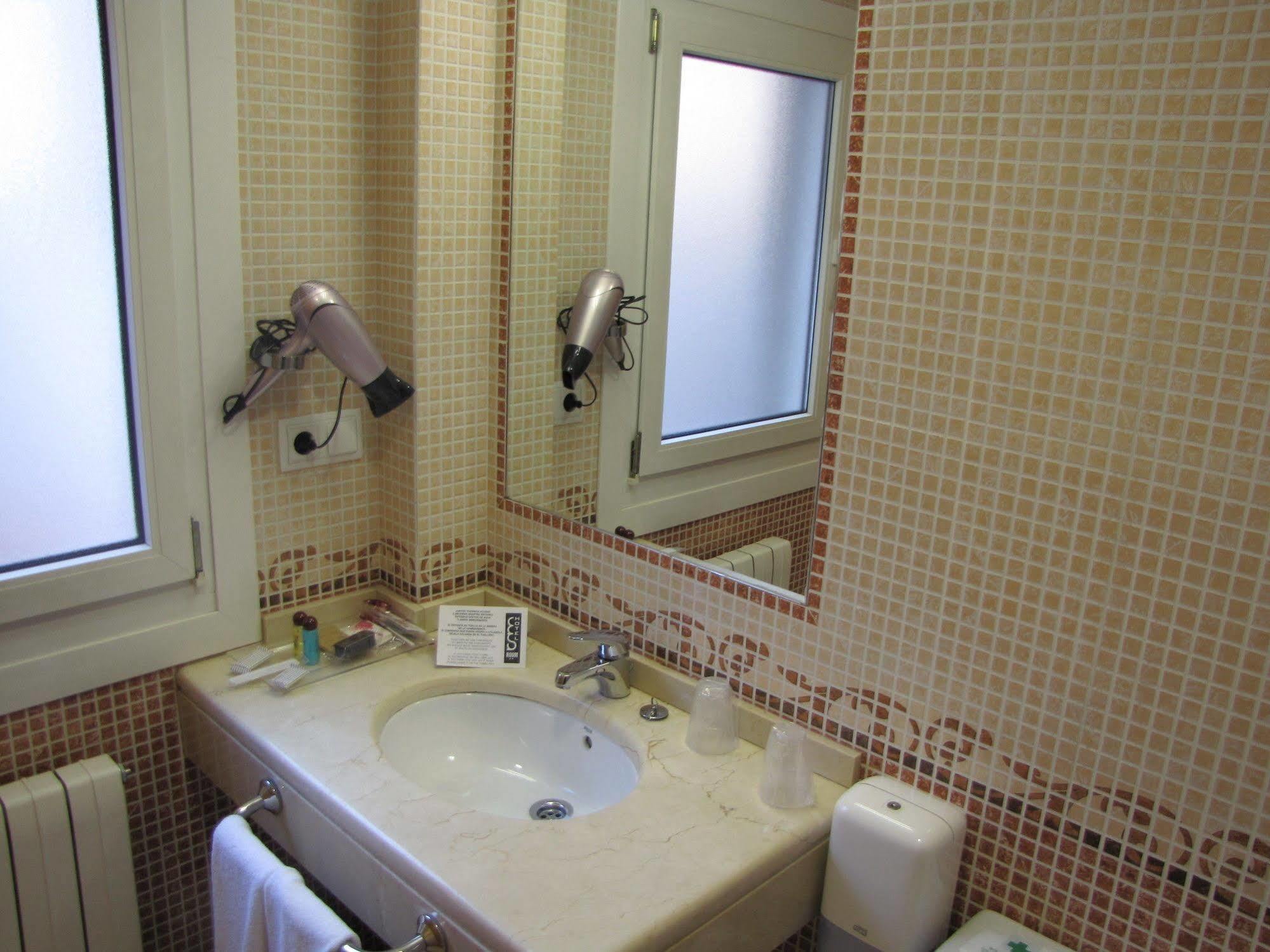 Hotel Room ปอนเตเบดรา ภายนอก รูปภาพ