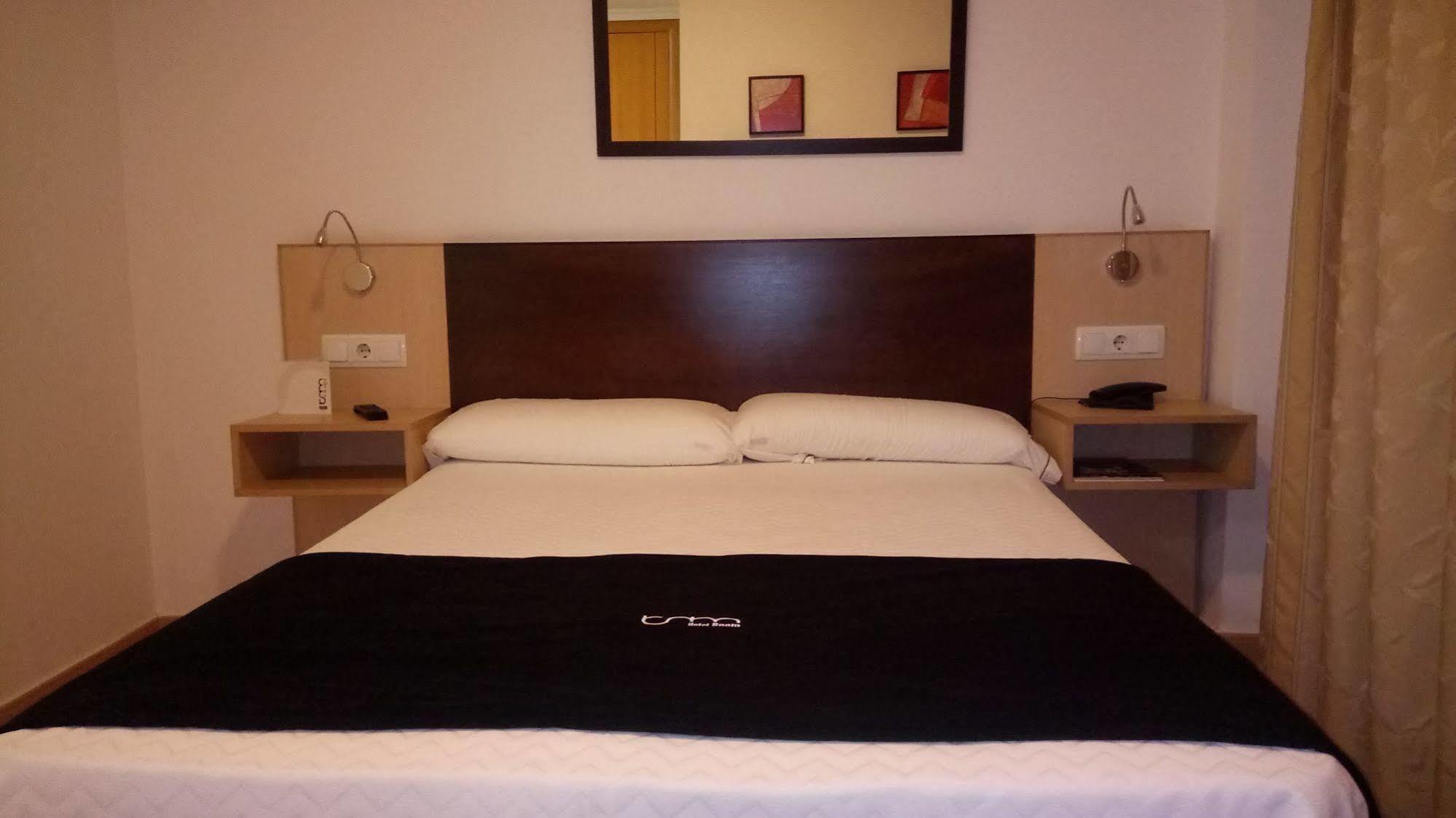 Hotel Room ปอนเตเบดรา ภายนอก รูปภาพ