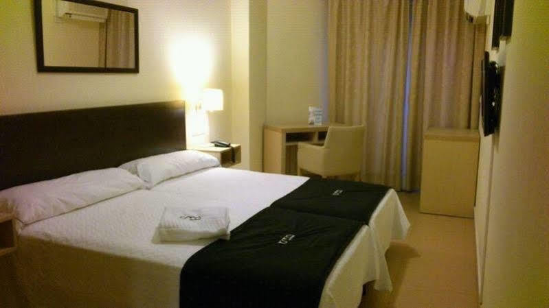 Hotel Room ปอนเตเบดรา ภายนอก รูปภาพ
